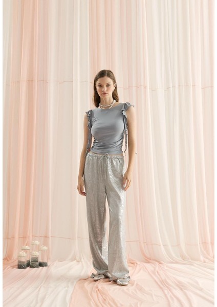 Kadın Grey Renk Kolları Fırfırlı Sıfır Kol T-Shirt fırsatları