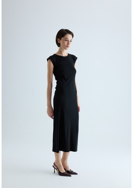 Kadın Siyah Renk Kısa Kol Basic Elbise