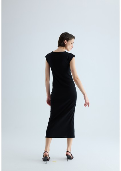Kadın Siyah Renk Kısa Kol Basic Elbise indirimleri