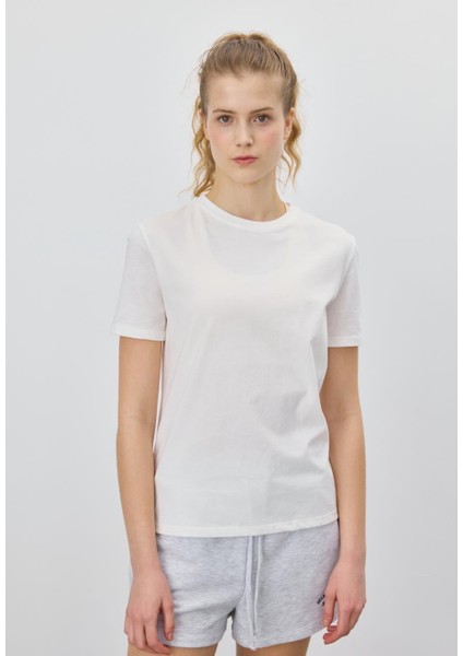 Kadın Ekru Renk Basic T-Shirt modelleri