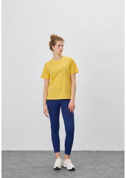Kadın Sarı Renk Basic T-Shirt fiyatları