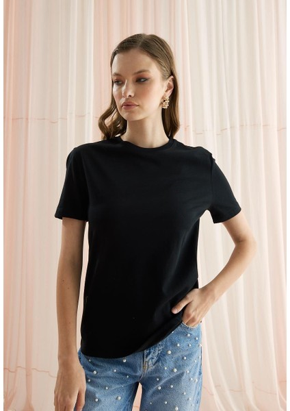 Kadın Siyah Basic T-Shirt