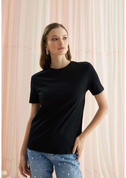 Kadın Siyah Basic T-Shirt