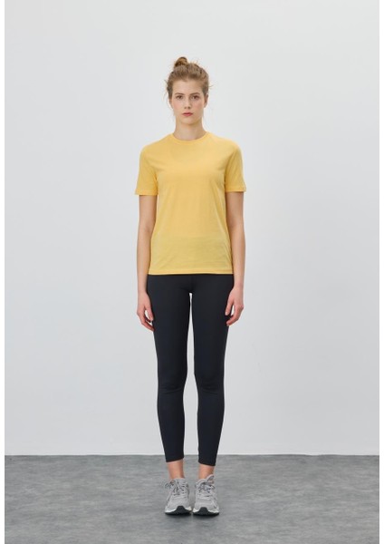 Kadın Muz Renk Basic T-Shirt