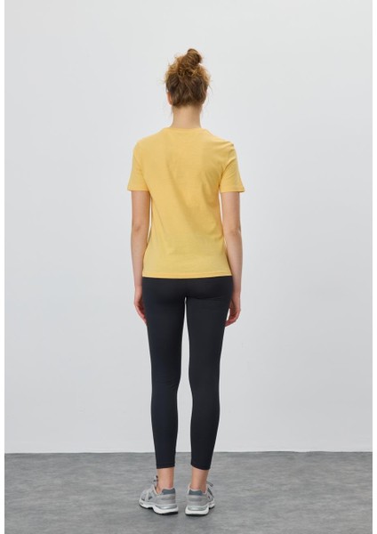 Kadın Muz Renk Basic T-Shirt modelleri