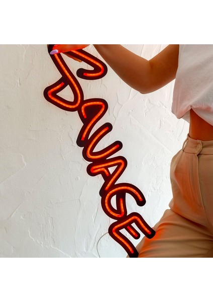 Savage Vahşi Neon Süsü -Metal Üzerine Dekoratif Renkli Işıklı Duvar Aydınlatması Tablo -70 cm (En) x 21 cm (Boy)