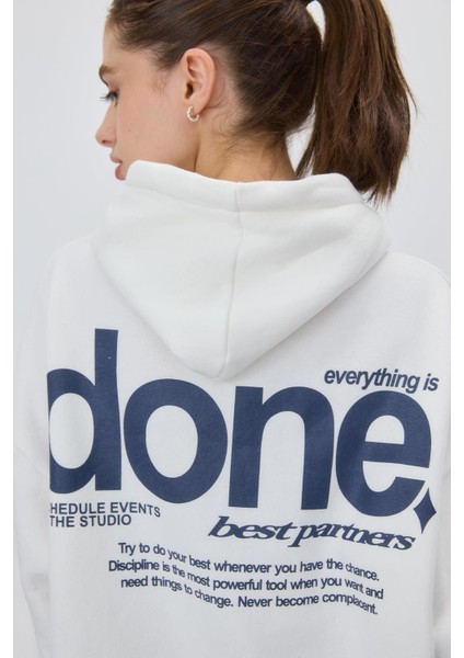 Kadın Ekru Oversize Baskılı Sweatshirt modelleri