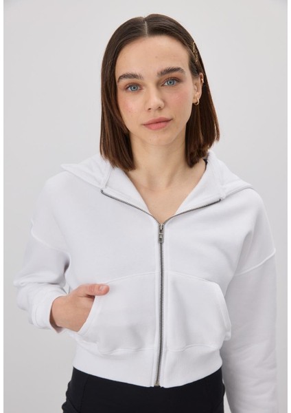 Kadın Beyaz Kapüşonlu Şardonlu Crop Sweatshirt fırsatları
