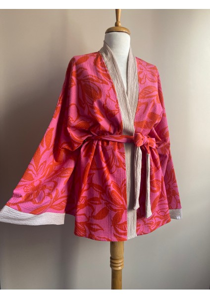 Tokalı Kuşaklı Kadın Kimono Set, Krinkıl Kumaş - Pembe Çiçekli