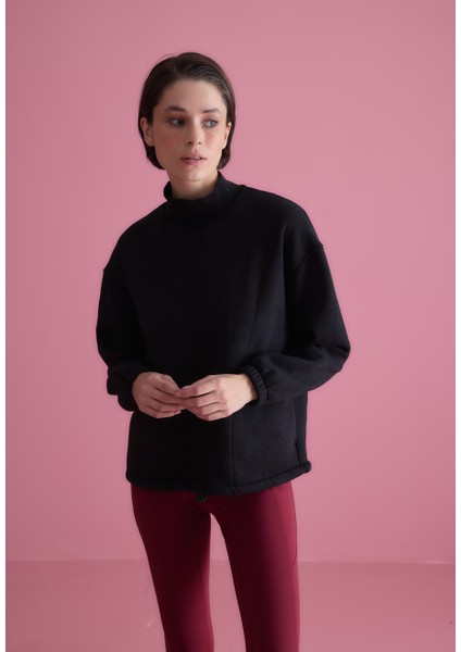 Kadın Siyah Renk Yıkamalı Cepli Yarım Boğazlı Sweatshirt