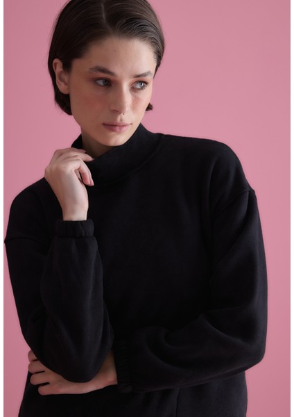 Kadın Siyah Renk Yıkamalı Cepli Yarım Boğazlı Sweatshirt fiyatları