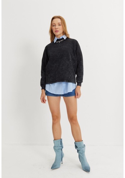 Kadın Siyah Renk Yıkamalı Eskitmeli Kısa Sweatshirt