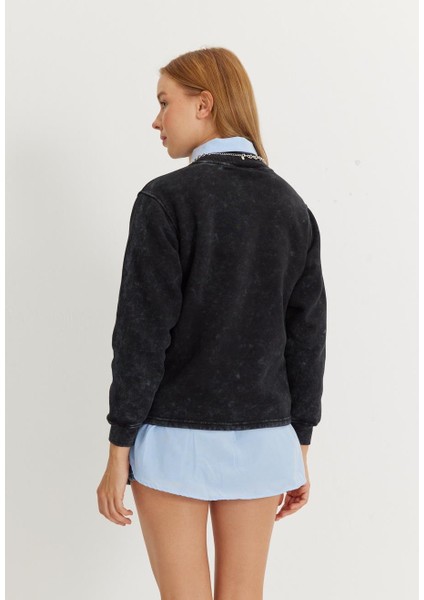 Kadın Siyah Renk Yıkamalı Eskitmeli Kısa Sweatshirt indirimleri