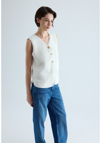 Kadın Ekru Renk Düğmeli Peluş Yelek indirimleri