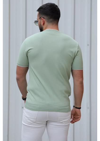 Çizgi Detaylı Bisiklet Yaka Erkek T-Shirt