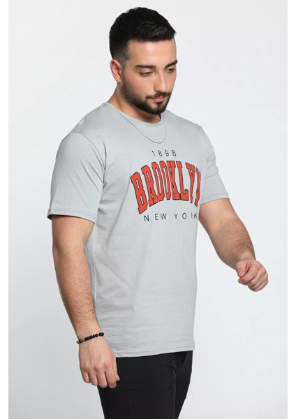 Bisiklet Yaka Brooklyn Baskılı Erkek Tişört