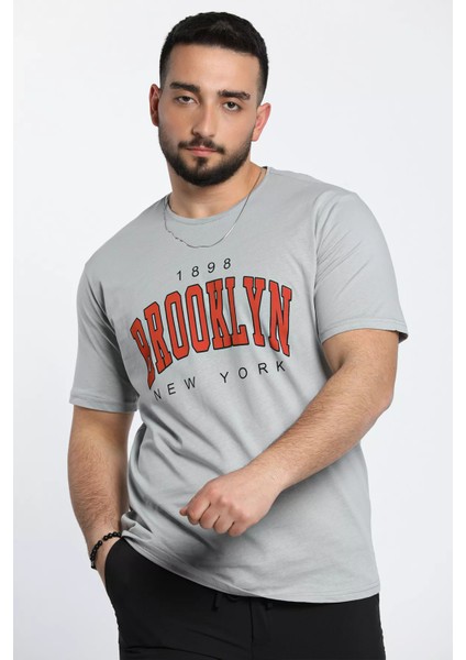 Bisiklet Yaka Brooklyn Baskılı Erkek Tişört fiyatları