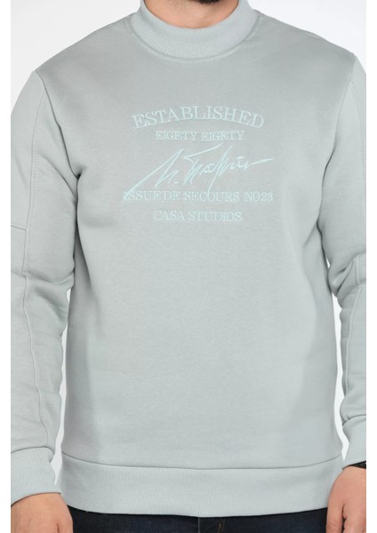 Erkek Bisiklet Yaka Nakışlı Şardonlu Üç Iplik Sweatshirt fırsatları