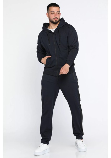 Erkek Kapüşonlu Eşofman Takımı