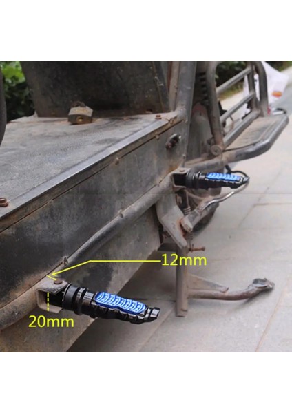 Kırmızı Stil Et Evrensel Alüminyum Motosiklet Arka Yolcu Ayak Pedal Pedalları Footrest Scooter Foot-Peg Motosiklet Pedalı Modifikasyonu (Yurt Dışından) modelleri