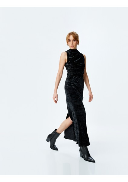 Drape Detaylı Slim Fit Kolsuz Uzun Kadife Elbise