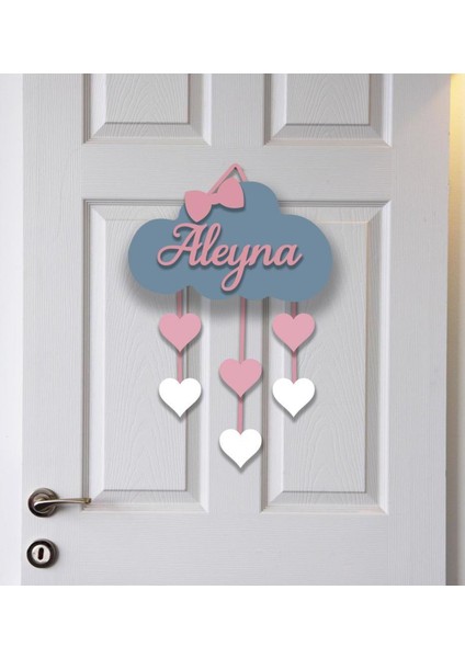 Gri Buluta Asılı Pembe ve Beyaz Kalpler Temalı Kişiye Özel Kapı Süsü