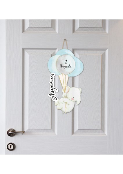 Balon Tutan Minik Fil Temalı Kişiye Özel Kapı Süsü