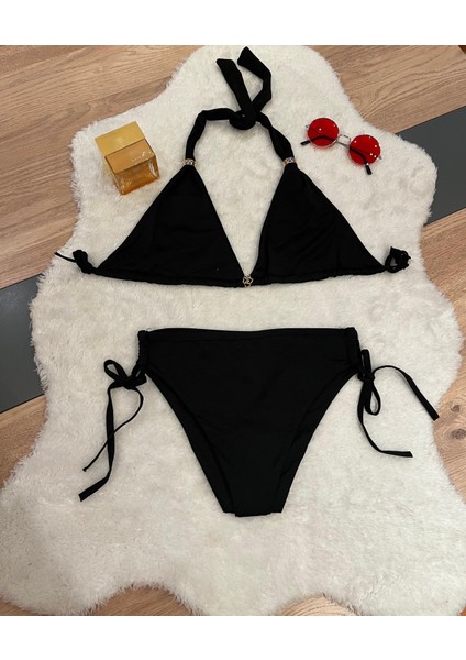 Özel Tasarım Boyundan Bağlamalı Üç Gold Metal Detaylı Şık Kadın Sexy Bikini Takımı