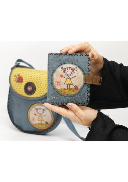 Cin Ayşe Figürlü Tasarımlı Capraz Örgulu Kol Cantası Petrol ve Cuzdan Petrol Kombin modelleri