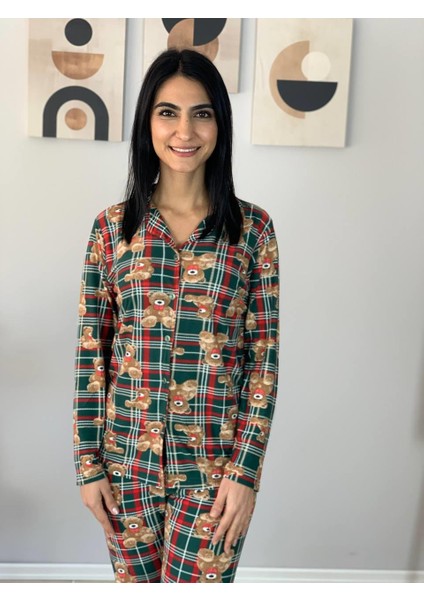 Kadın Teddy Bear Ayıcık Desenli Süet Düğmeli Pijama Takımı (Yeşil-Kırmızı)