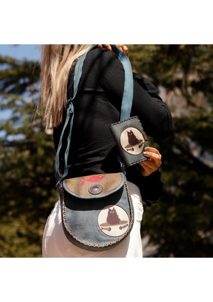 Karamık Figurlu Tasarımlı Capraz Örgulu Kol Cantası ve Cuzdan Kombin – Petrol fiyatları