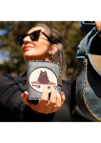 Karamık Figurlu Tasarımlı Capraz Örgulu Kol Cantası ve Cuzdan Kombin – Petrol fırsatları