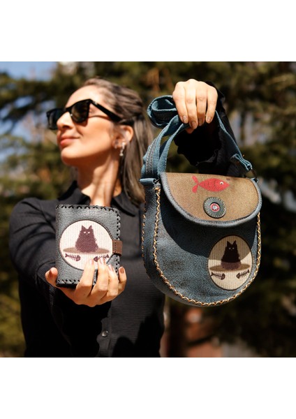 Karamık Figurlu Tasarımlı Capraz Örgulu Kol Cantası ve Cuzdan Kombin – Petrol indirimleri