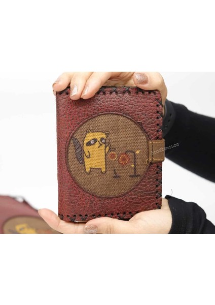 Rakun Figürlü Tasarımlı Capraz Örgulu Kol Cantası Bordo ve Cuzdan Bordo Kombin indirimleri