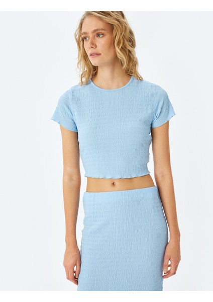 Bisiklet Yaka Kısa Kollu Slim Fit Dokulu Crop Tişört