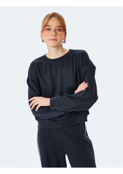 Modal Kumaş Bisiklet Yaka Uzun Kollu Basic Sweatshirt