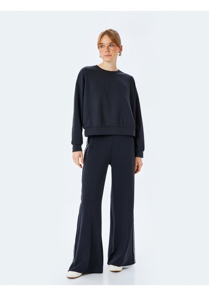 Modal Kumaş Bisiklet Yaka Uzun Kollu Basic Sweatshirt