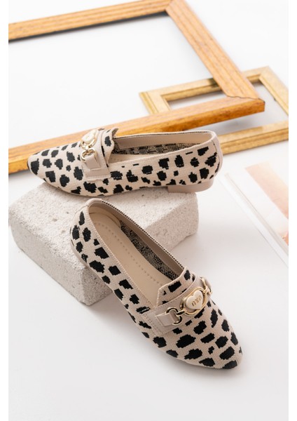 Miu Bej Siyah Toka Detaylı ( 1 cm Topuklu ) Sivri Burun Babet fiyatları