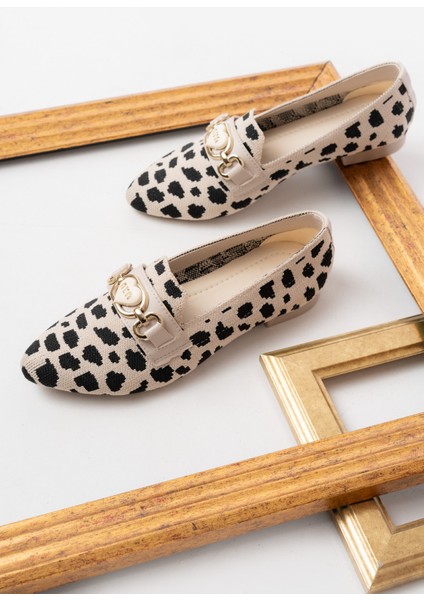 Miu Bej Siyah Toka Detaylı ( 1 cm Topuklu ) Sivri Burun Babet modelleri