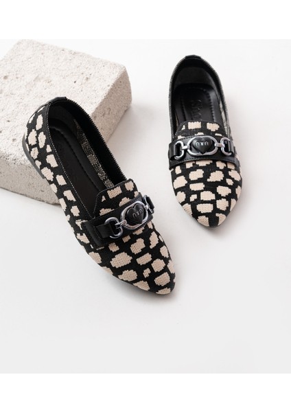 Miu Siyah Bej Toka Detaylı ( 1 cm Topuklu ) Sivri Burun Babet