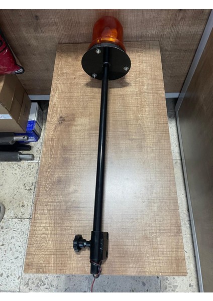Tüm Traktörler Ayarlanabilir Uzun Ayaklı Döner Lamba modelleri