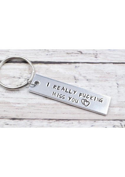 Gümüş Tarzı Seni Özlüyorum Anahtarlık.Uzun Mesafe si.Kız Arkadaş si En Iyi Arkadaş.Onun Için .Ona .Uzak Mesafe Ilişkisi.Erkek Arkadaş Seni Sadece Özlüyorum. (Yurt Dışından) fiyatları