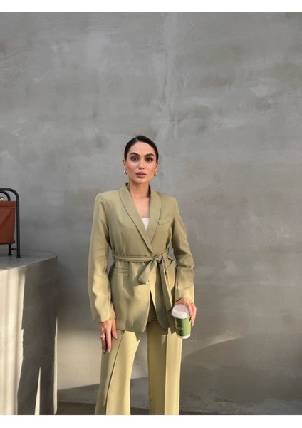 Kadın Ikili Kuşaklı Blazer Ceket Pantolon Takım