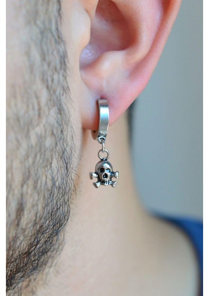 Kurukafa Figürlü Gümüş Renkli Erkek Çelik Halka Küpe Kurukafalı