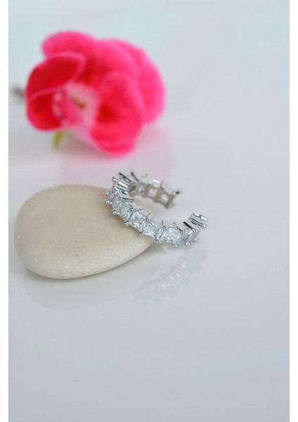 Taşlı Earcuff Gümüş Renk Sıkıştırmalı Kıkırdak Küpesi
