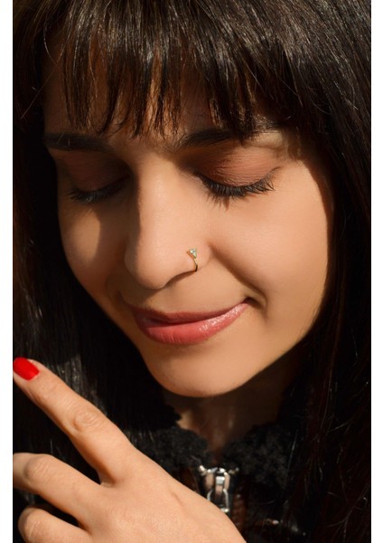 Sacce Scarves&Accessories Üçgen Taşlı Sıkıştırmalı Hızma Gold Üçgen Taşlı Sıkıştırmalı Kıkırdak Küpesi