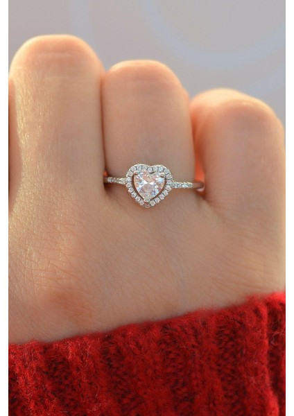 Zirkon Taşlı Kalpli Yüzük Gümüş Renk Ciddi İlişki Yüzüğü