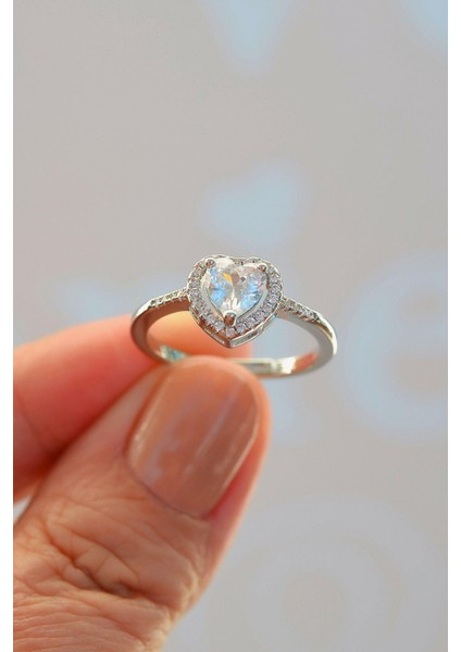 Zirkon Taşlı Kalpli Yüzük Gümüş Renk Ciddi İlişki Yüzüğü fiyatları