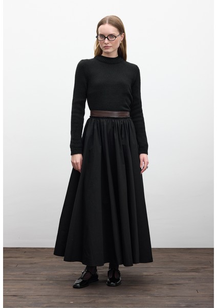 Deri Detaylı Geniş Etek Siyah fiyatları