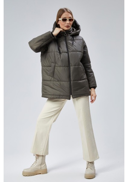 Kadın Oversize Model Kapüşonlu Şişme Mont - Haki